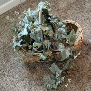 Wine bottle holder basket